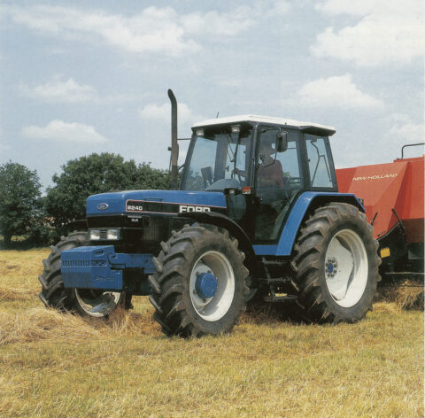 Cabina del tractor Ford–New Holland Serie 40 con diseño ergonómico