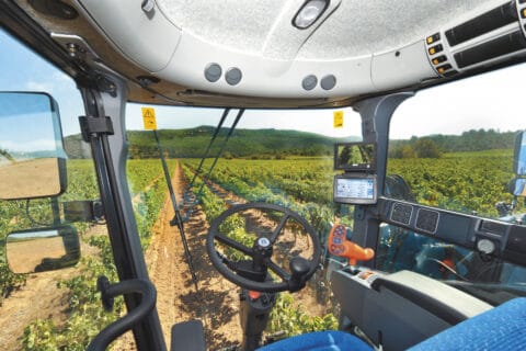 Ajustes para la conducción de la vendimiadora New Holland